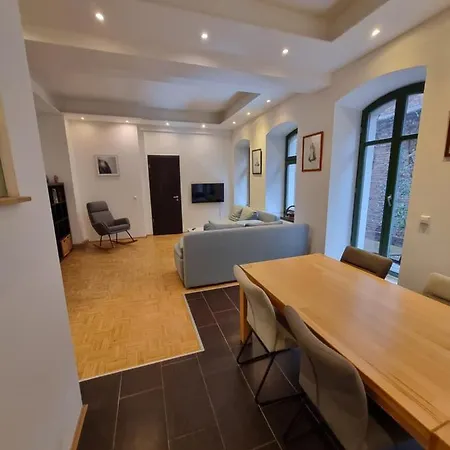 Center Διαμέρισμα *